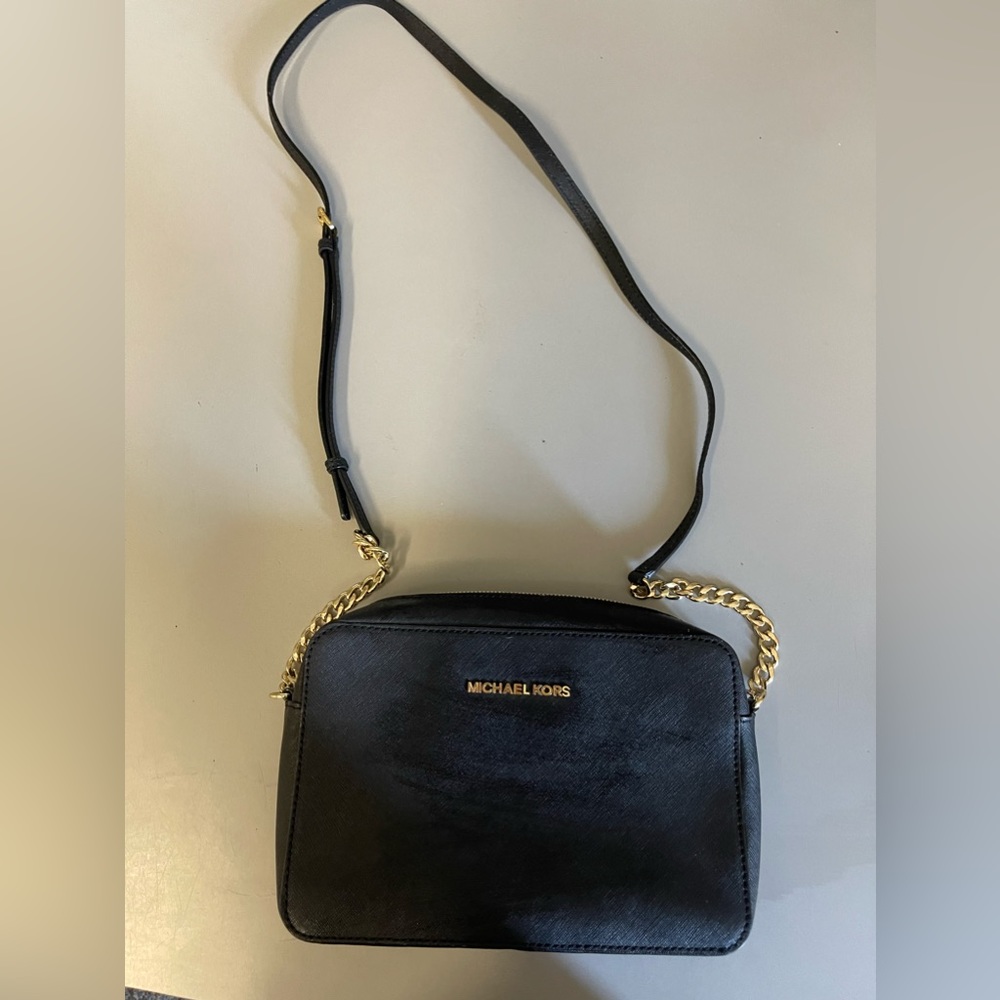 Michel kors crossbody